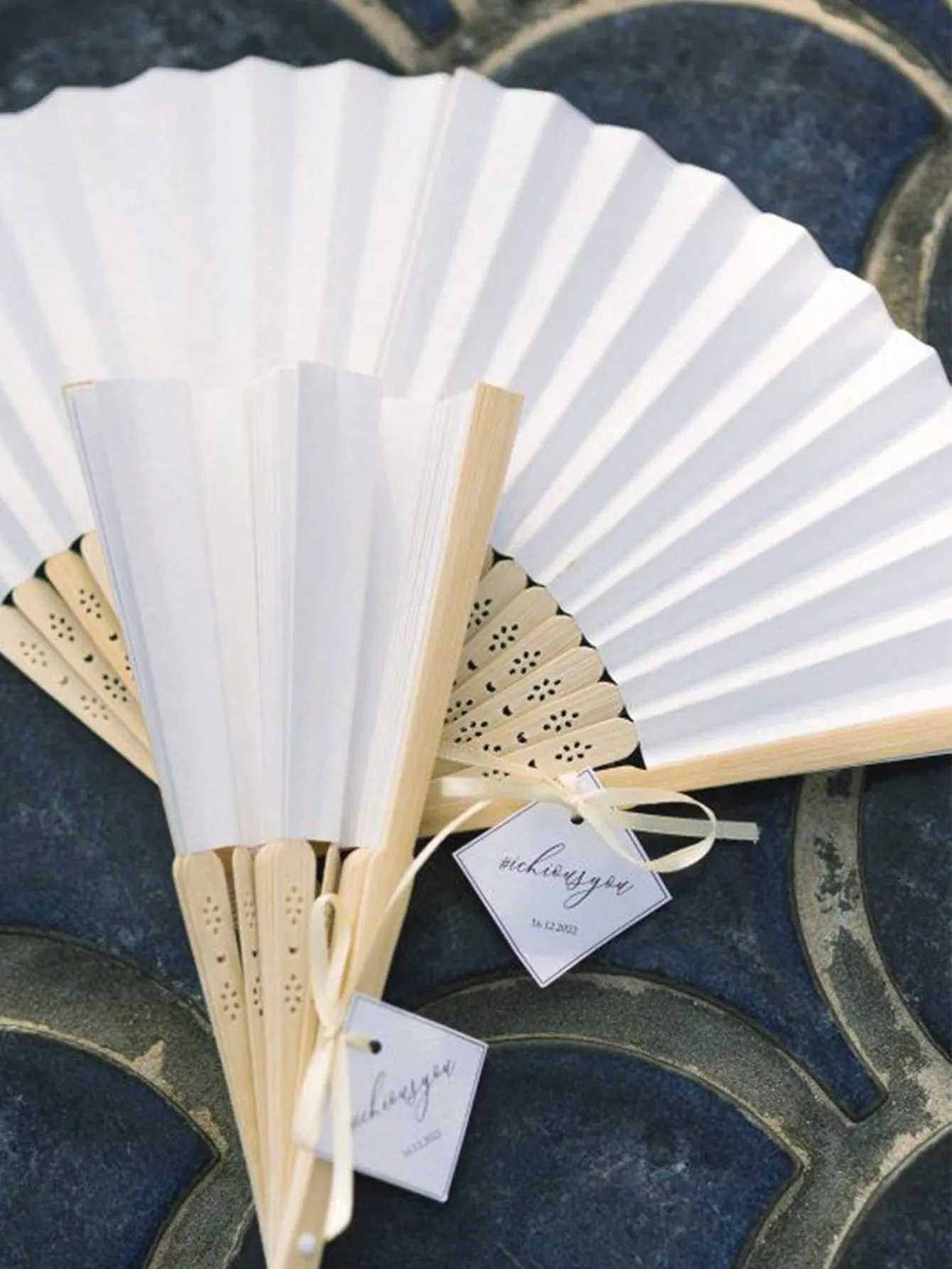 1pc White Folding Paper Fan, Bride Hand Fan, Wedding Table Decoration, Outdoor Wedding Seat Decor, Souvenir, DIY Wedding Hand Fan, Leave Beautiful Wishes, Photo Prop