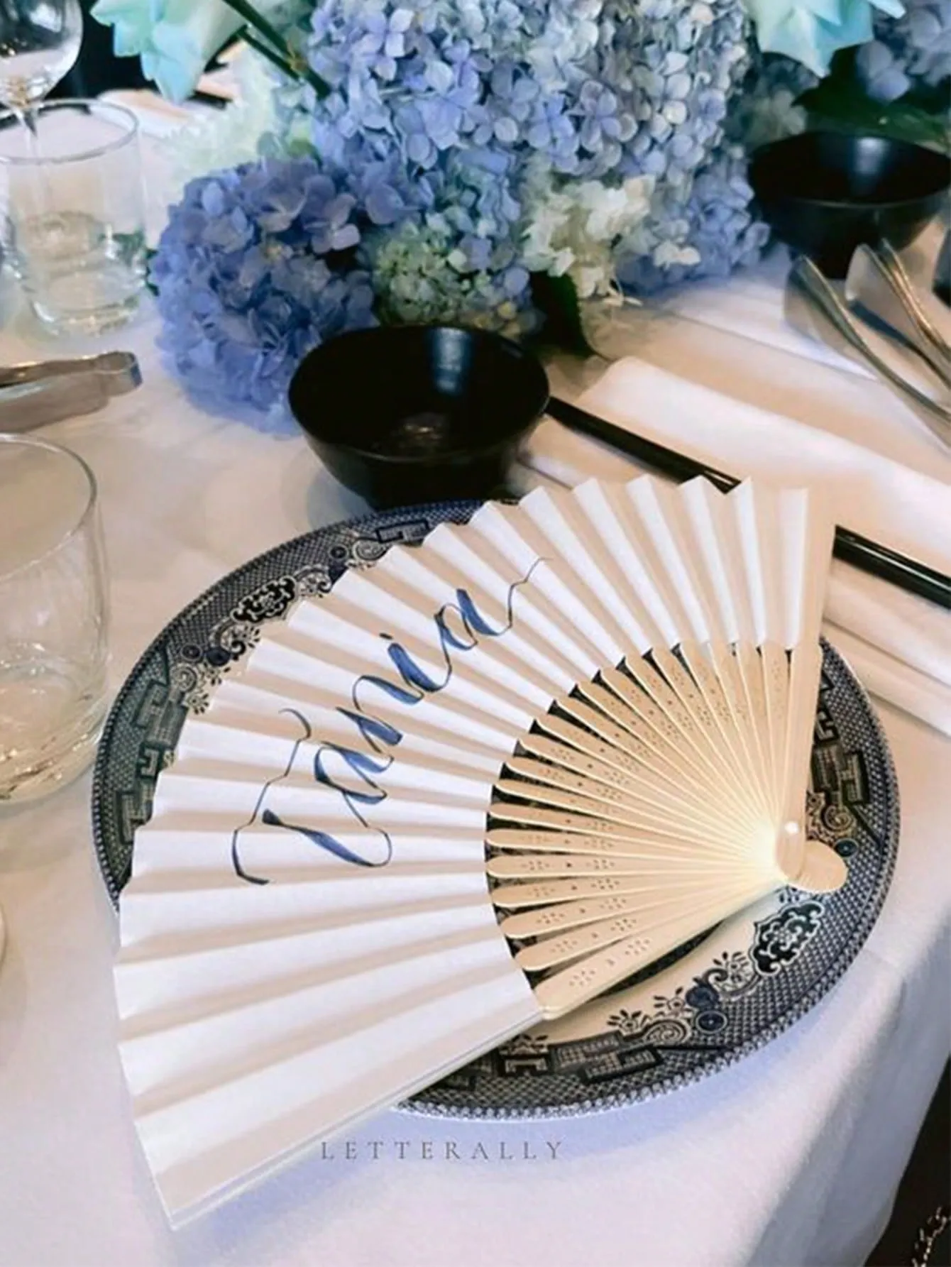 1pc White Folding Paper Fan, Bride Hand Fan, Wedding Table Decoration, Outdoor Wedding Seat Decor, Souvenir, DIY Wedding Hand Fan, Leave Beautiful Wishes, Photo Prop