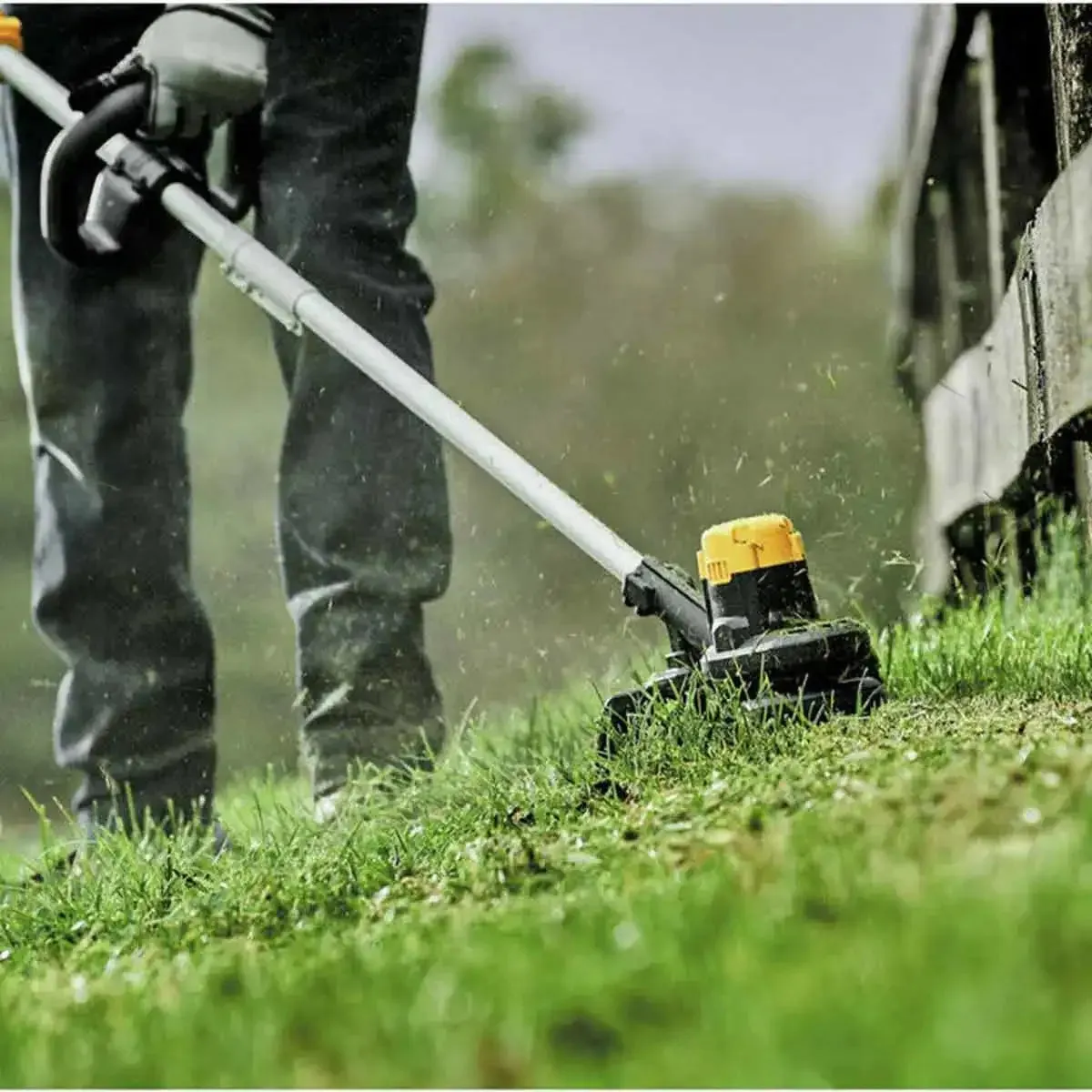 DeWalt 20V Max 13in Cordless String Trimmer